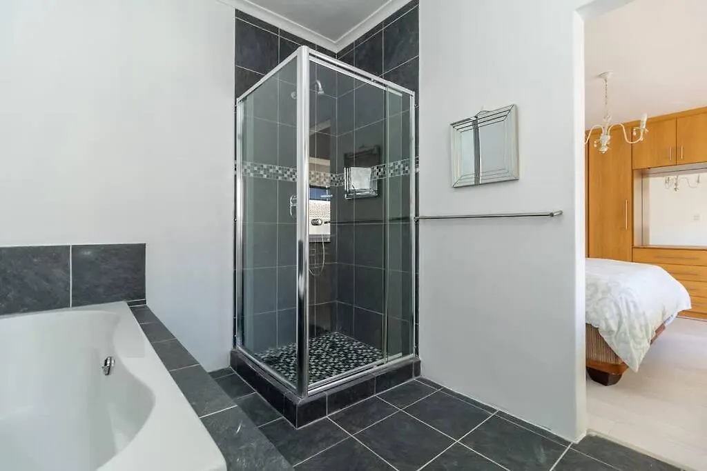 Studio Garden Cottage, Camps Bay Cape Town
