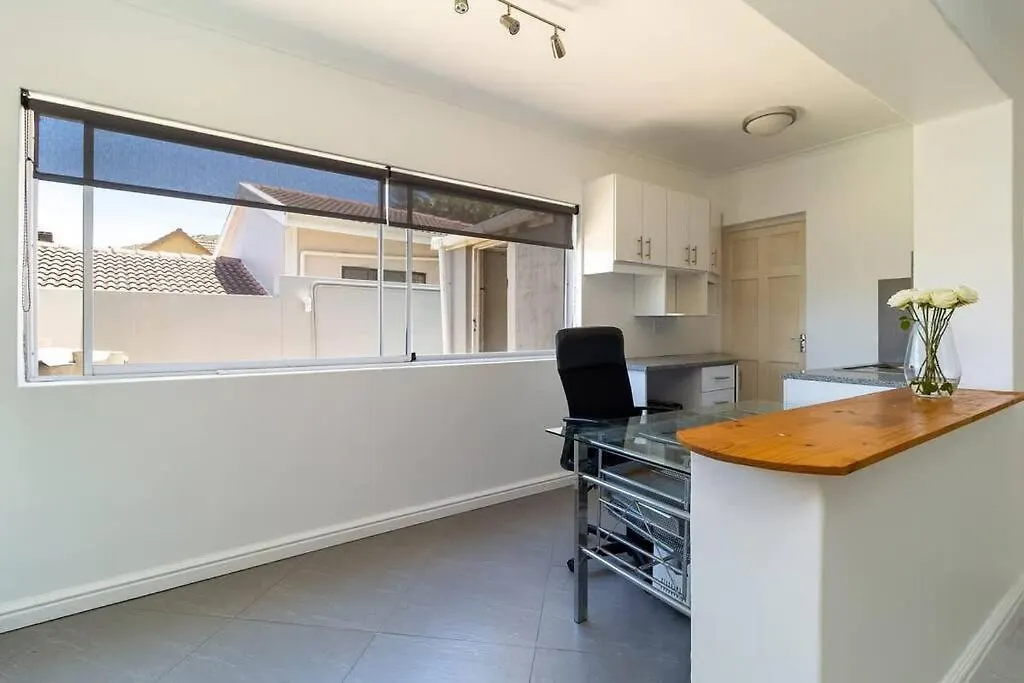 Apartment Studio Garden Cottage, Camps Bay Cape Town
