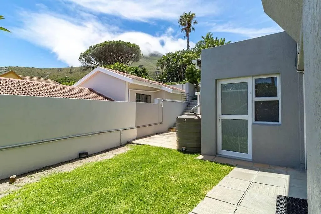 Apartment Studio Garden Cottage, Camps Bay Cape Town